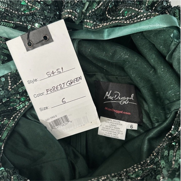 NWT $598 Mac Duggal [ 6 ] Long‎ Sleeve Beaded V-Neck Gown in Forest Green - Picture 5 of 14